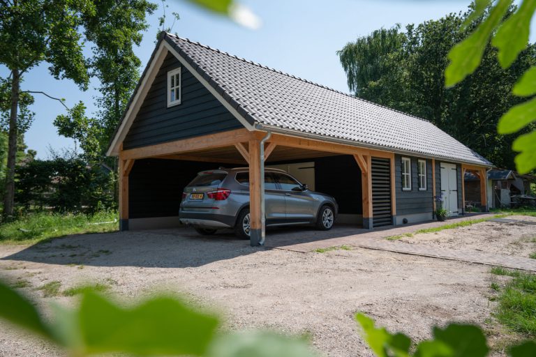 Houten carport op maat voor extra woningwaarde