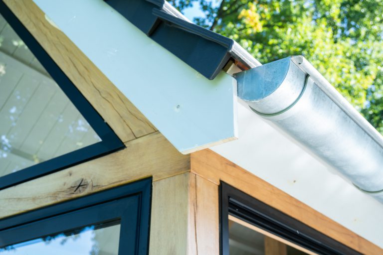 Waarom een tuinhuis met zadeldak van hout?