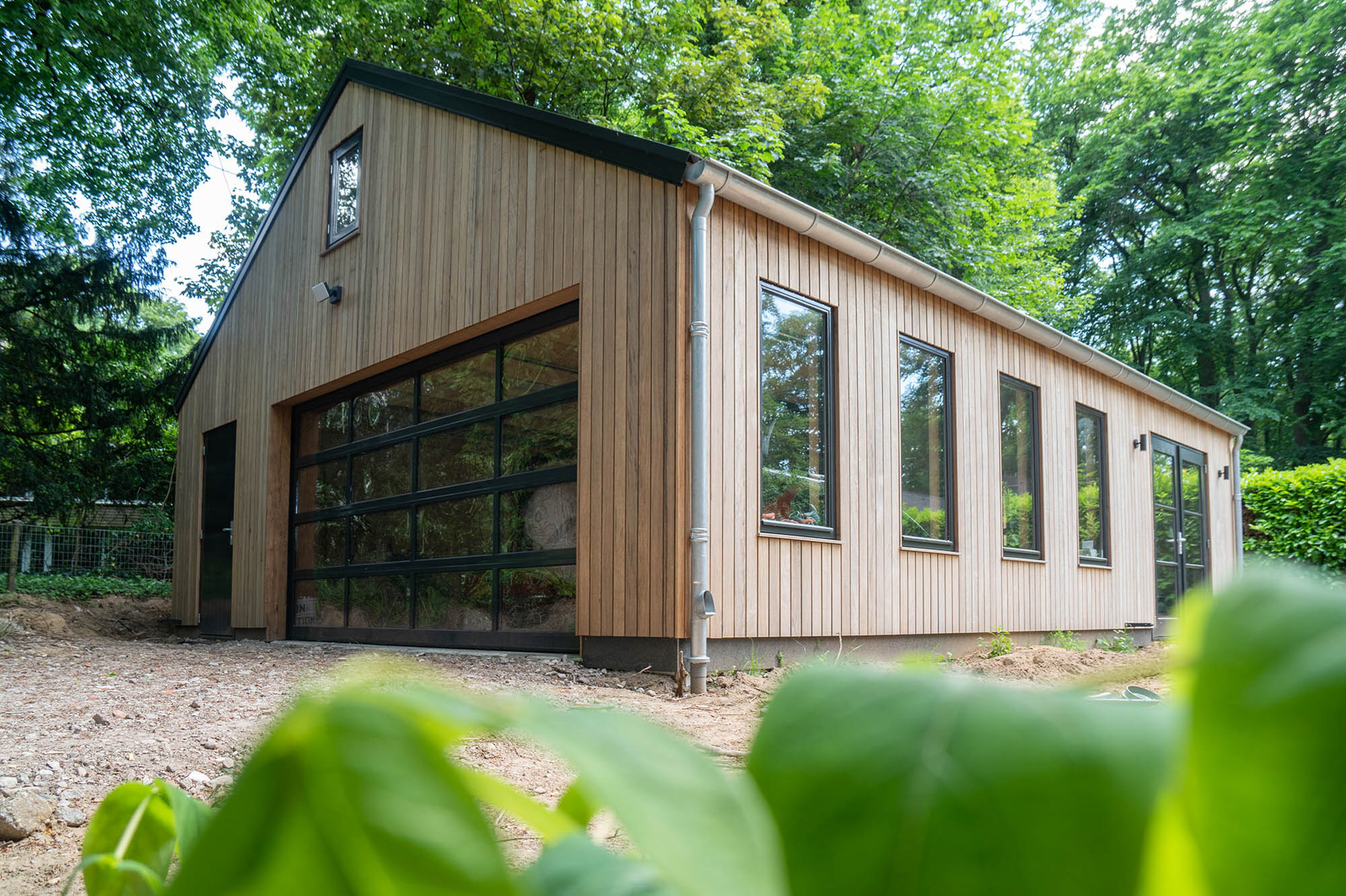 afbeeldingModerne schuur van hout