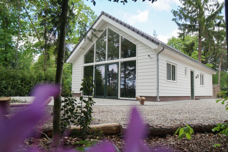 Houten prefab gastenverblijf als bed & breakfast