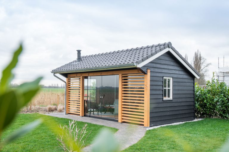 Prefab 6x3 tuinhuis voor comfort en hobby