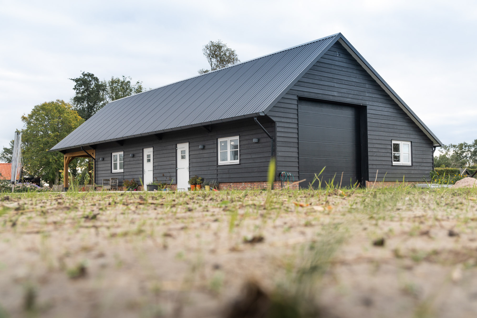 afbeeldingSchuur met overkapping Stoutenburg