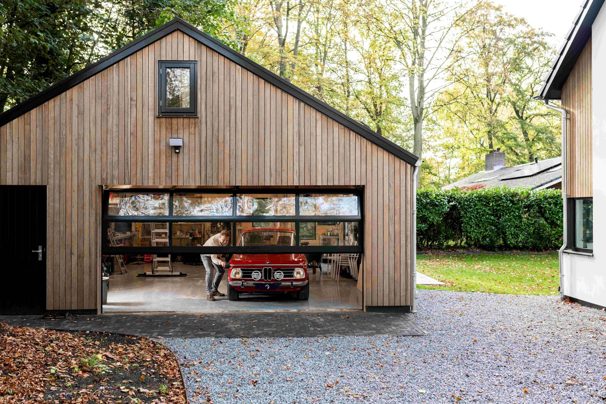 afbeeldingHouten garage