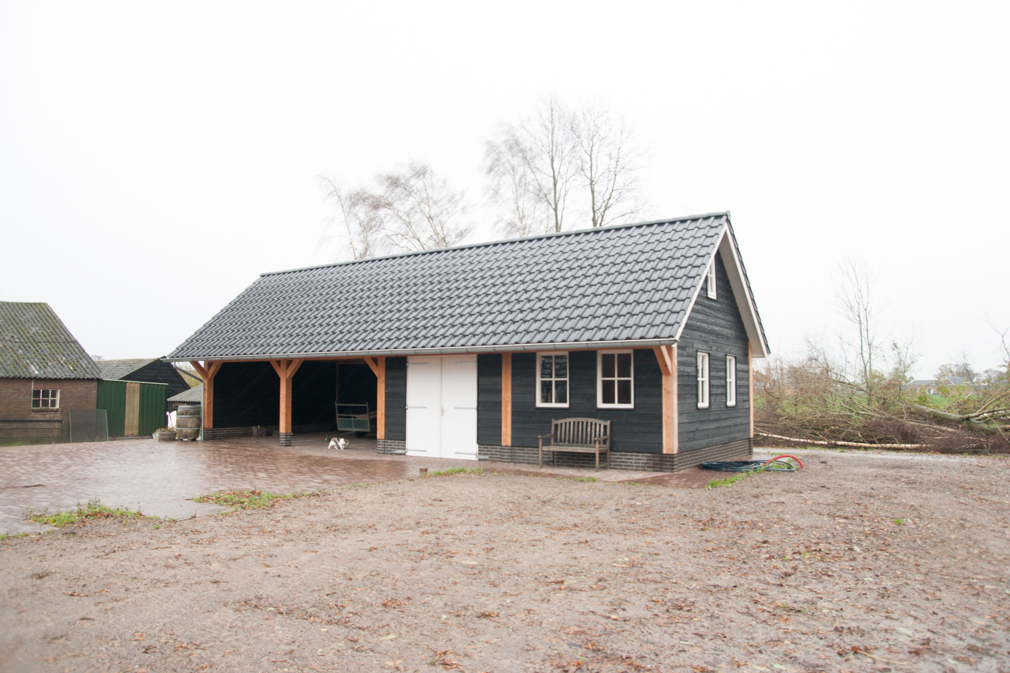 afbeeldingSchuur met carport Noordwijk