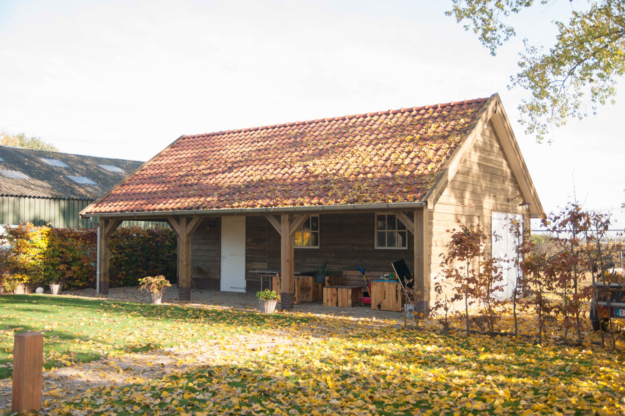 afbeeldingSchuur met overkapping Ederveen