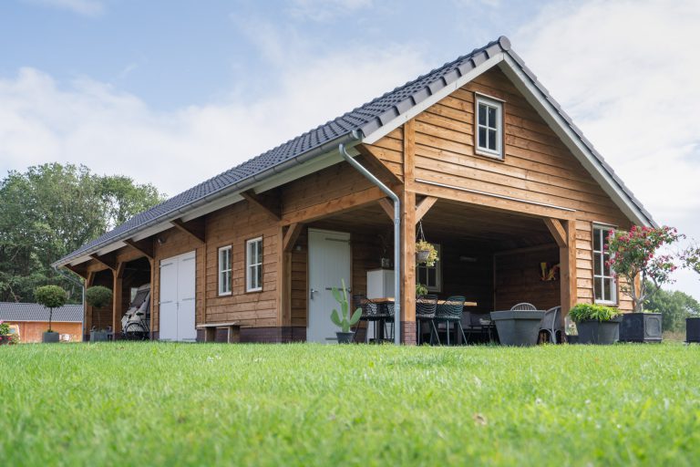 Van een knusse tot stoere kapschuur carport