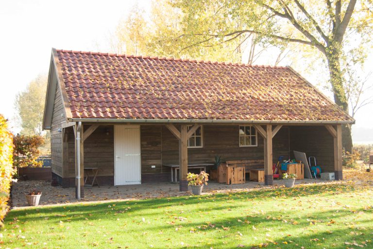 Onderhoudsvrije schuur van hout