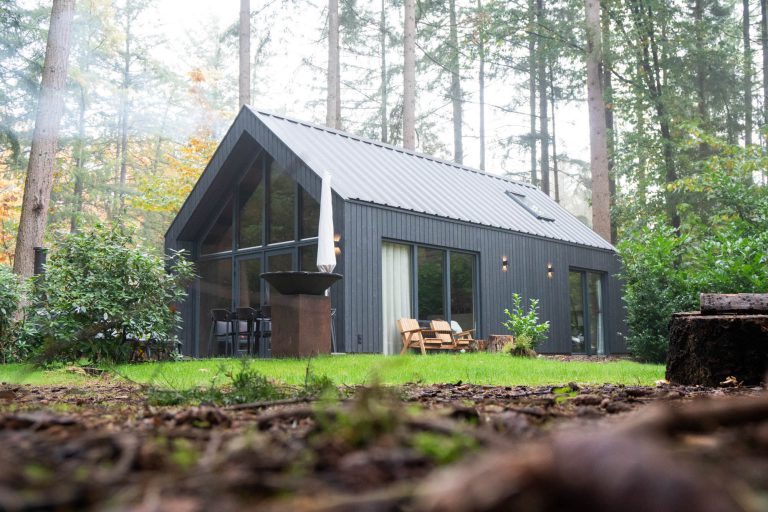 Houten huis met veranda