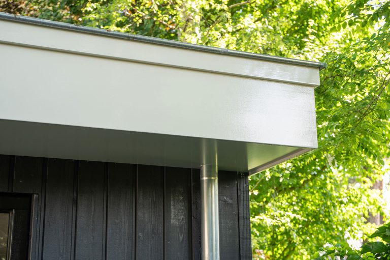 Dakgoot tuinhuis: wat zijn de opties en wanneer kiest u ervoor?