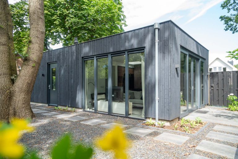 Houtbouw vakantiewoning in een kleur die bij u past