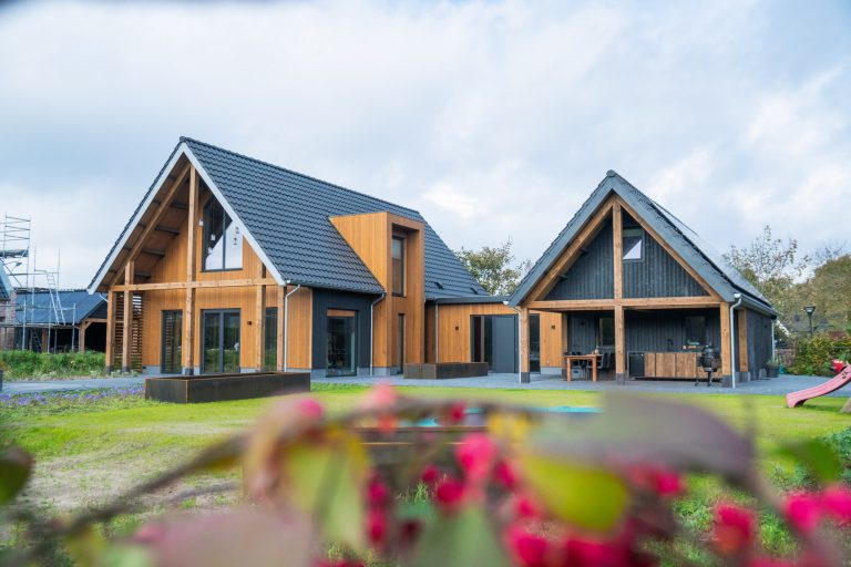 Houten huis met veranda