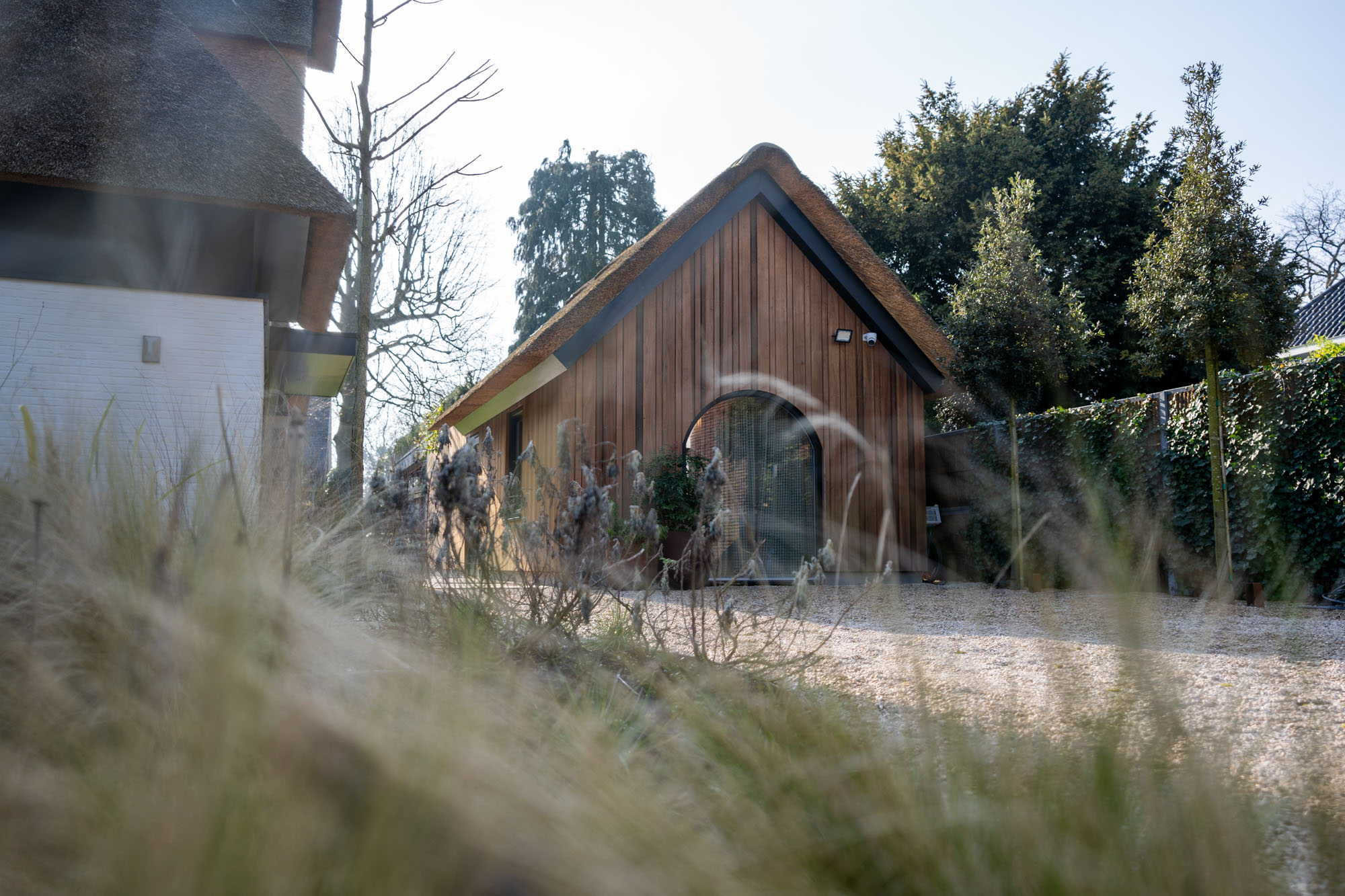 afbeeldingTuinkantoor met overkapping Bussum