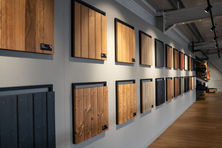Gevel bekleden met hout? Bezoek onze showroom!