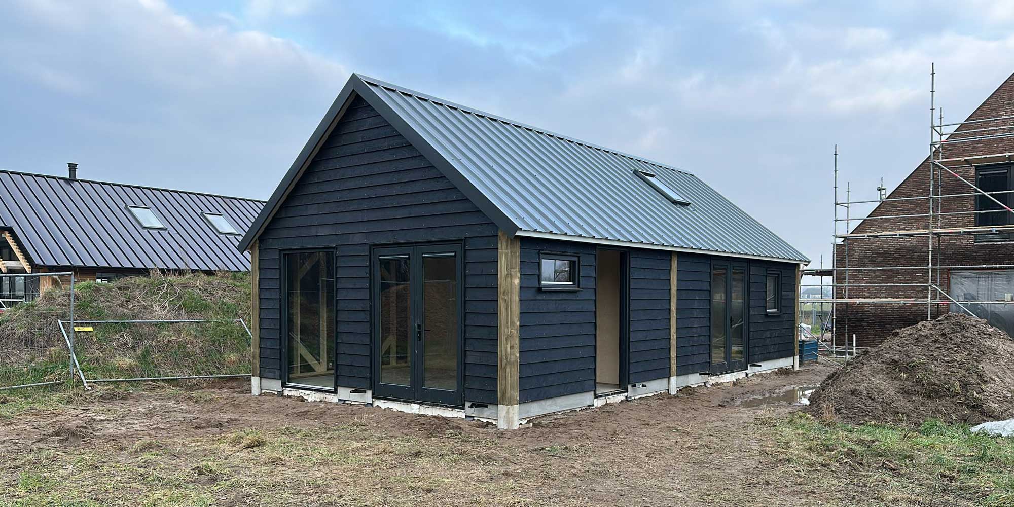 zwarte-schuur-prefab-2
