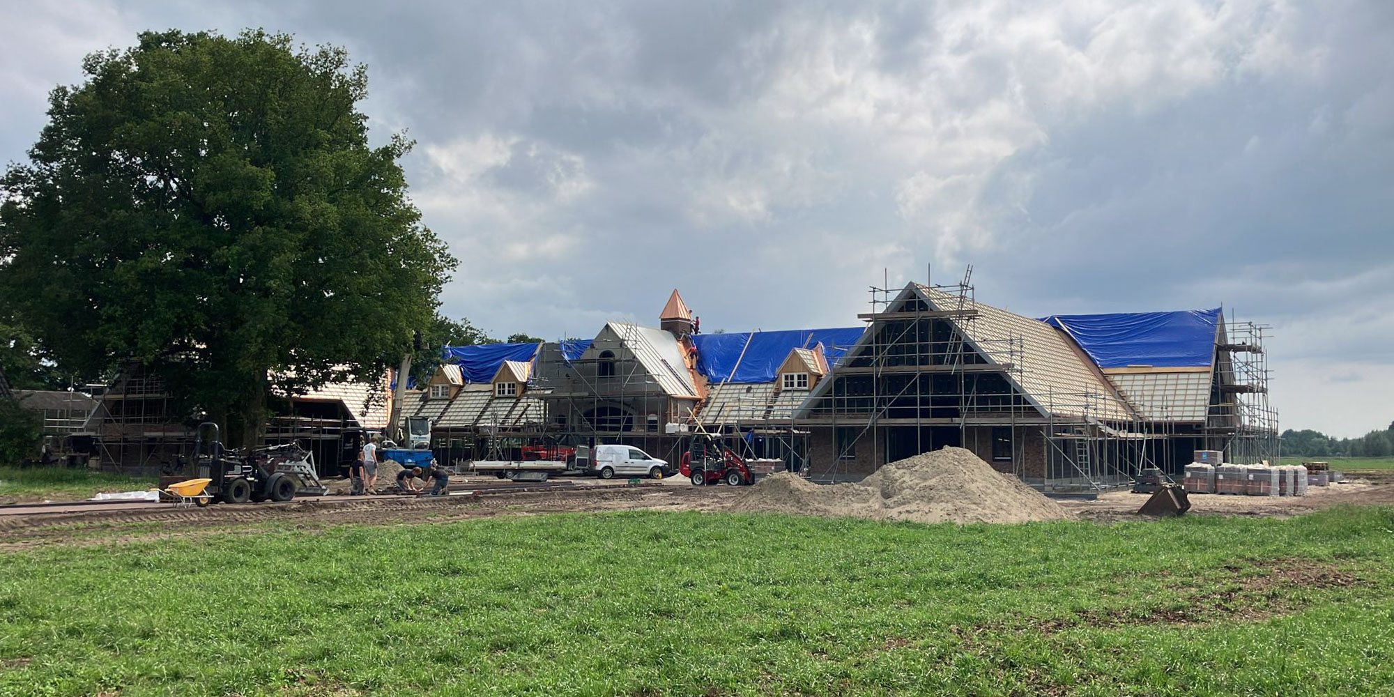 grote-dierenstal-van-hout