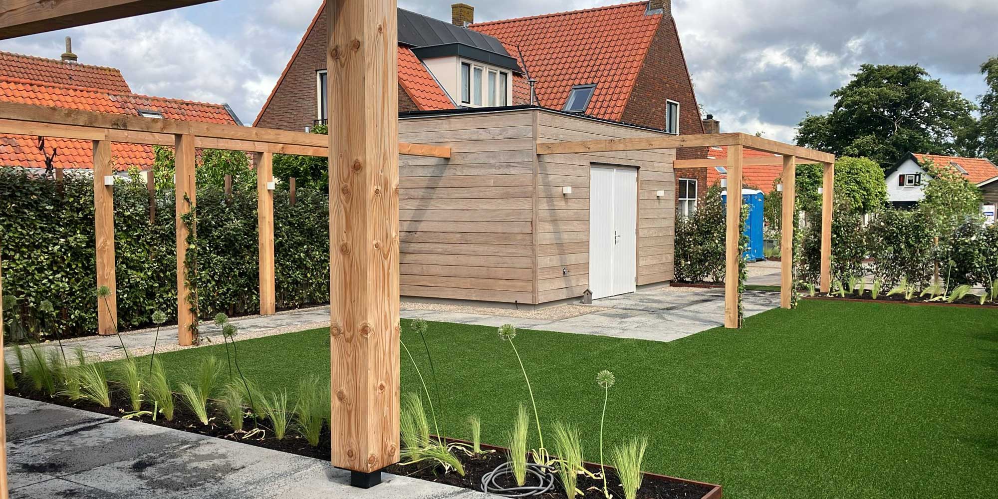 houten-schuur-met-pergolas