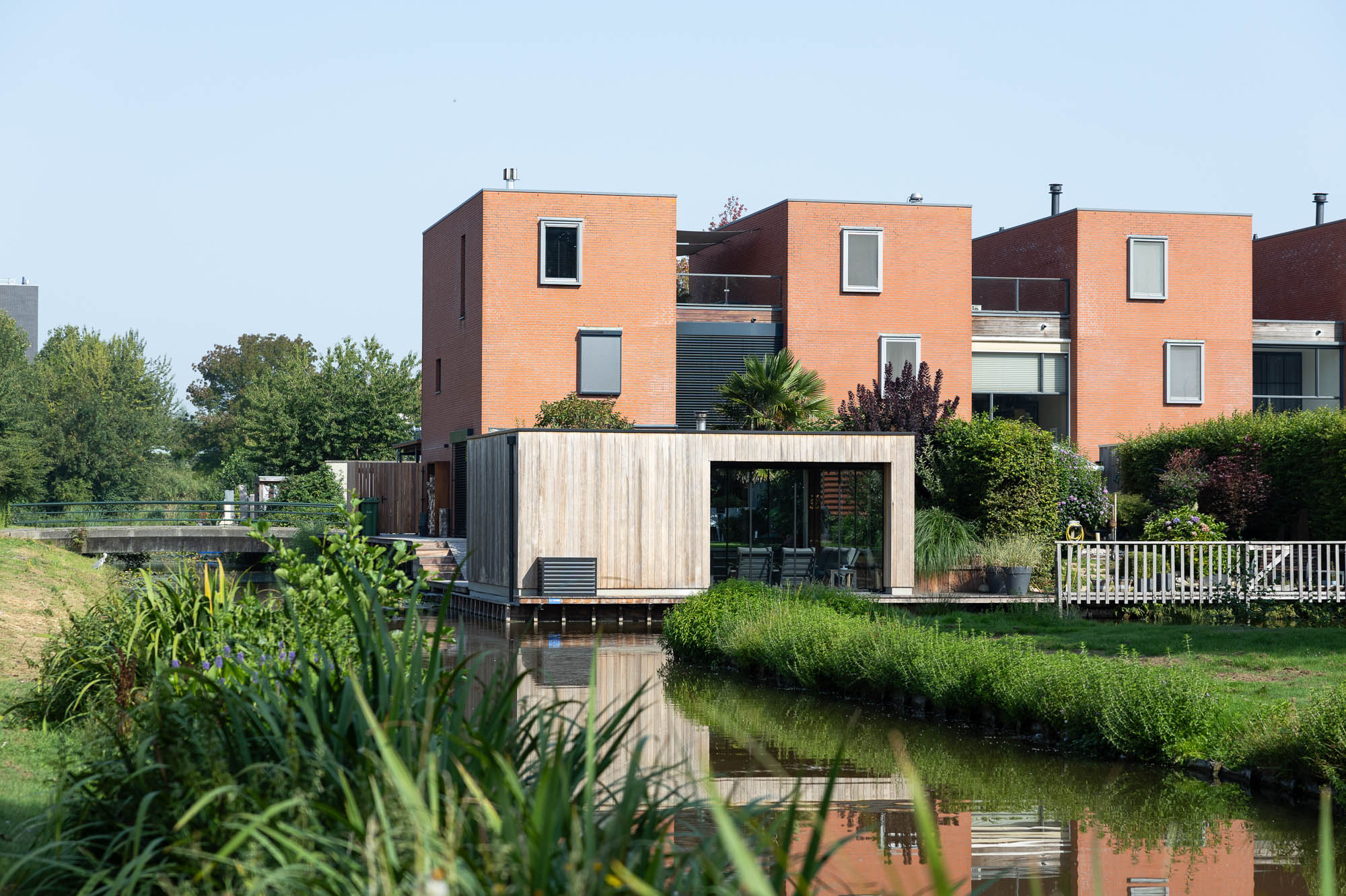 afbeeldingSchuur met overkapping Scherpenisse