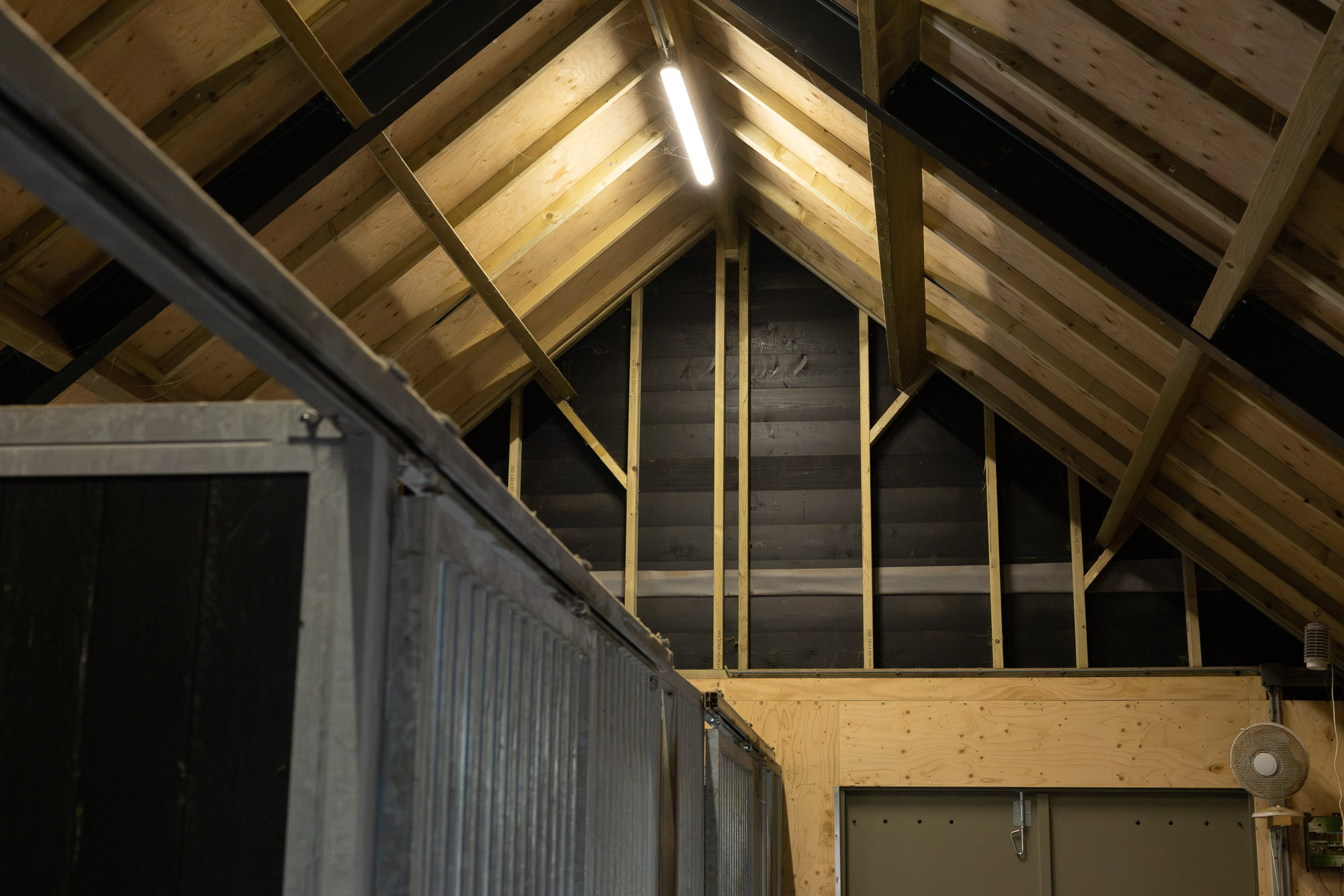 afbeeldingHouten stal Spijkenisse