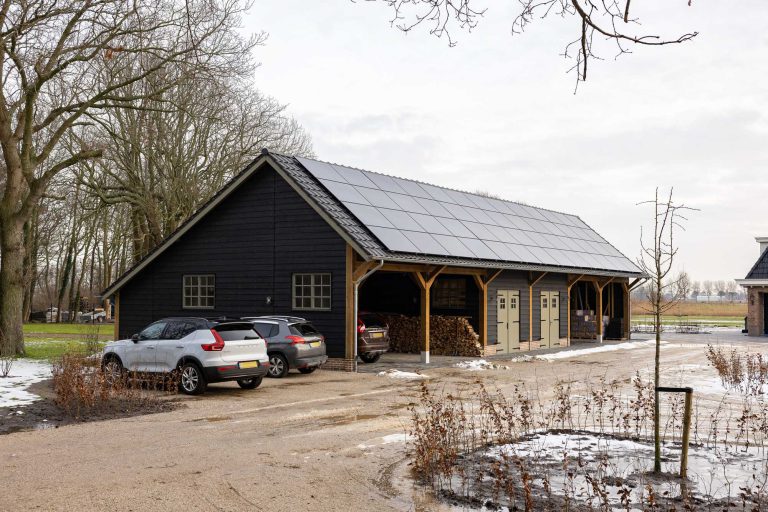 Houten overkapping met berging