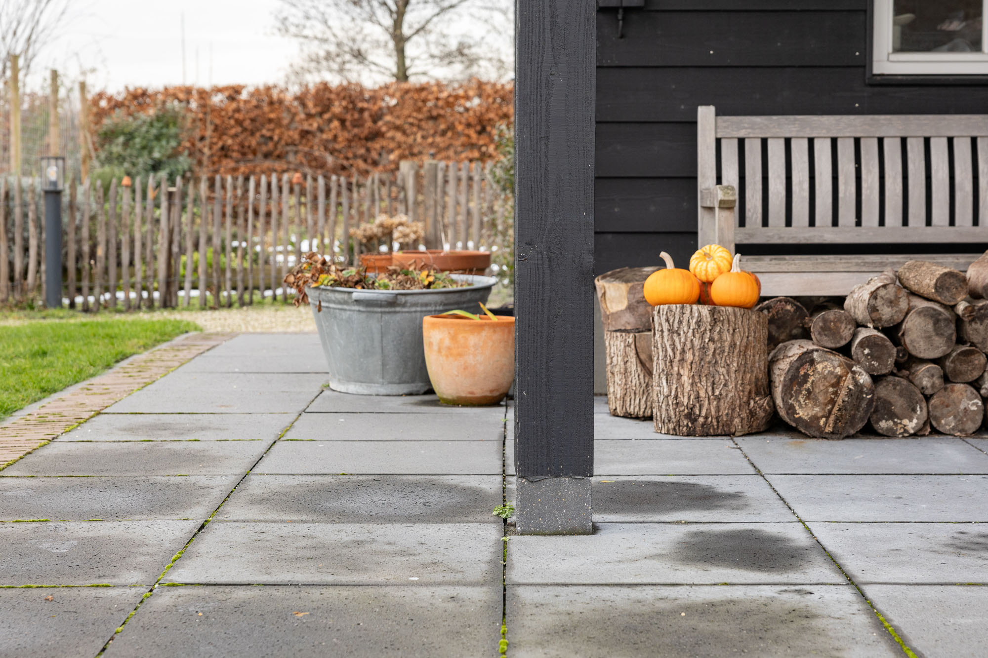 afbeeldingSchuur met overkapping Emmen