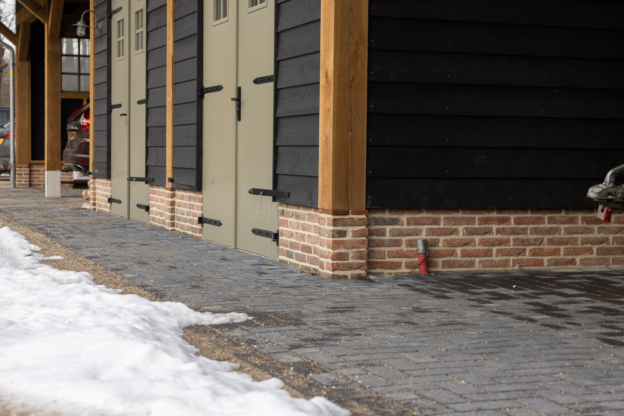 afbeeldingKapschuur met overkapping Leerbroek