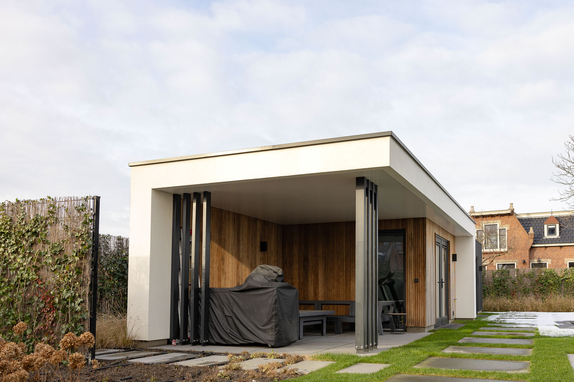 afbeeldingBijgebouw met overkapping Dronten