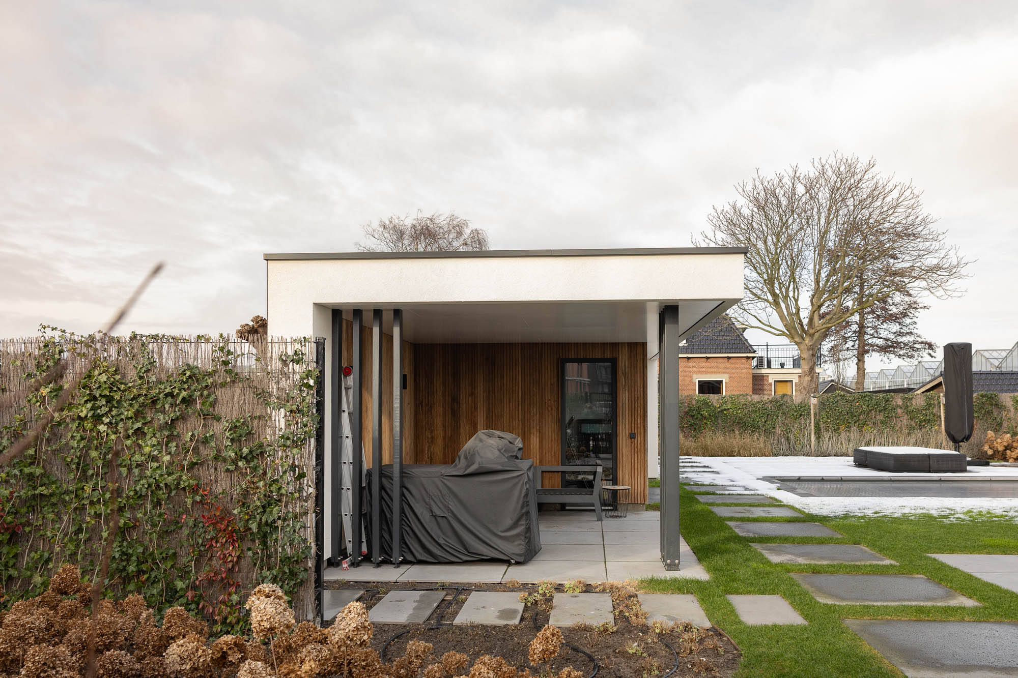 afbeeldingBijgebouw met overkapping Dronten