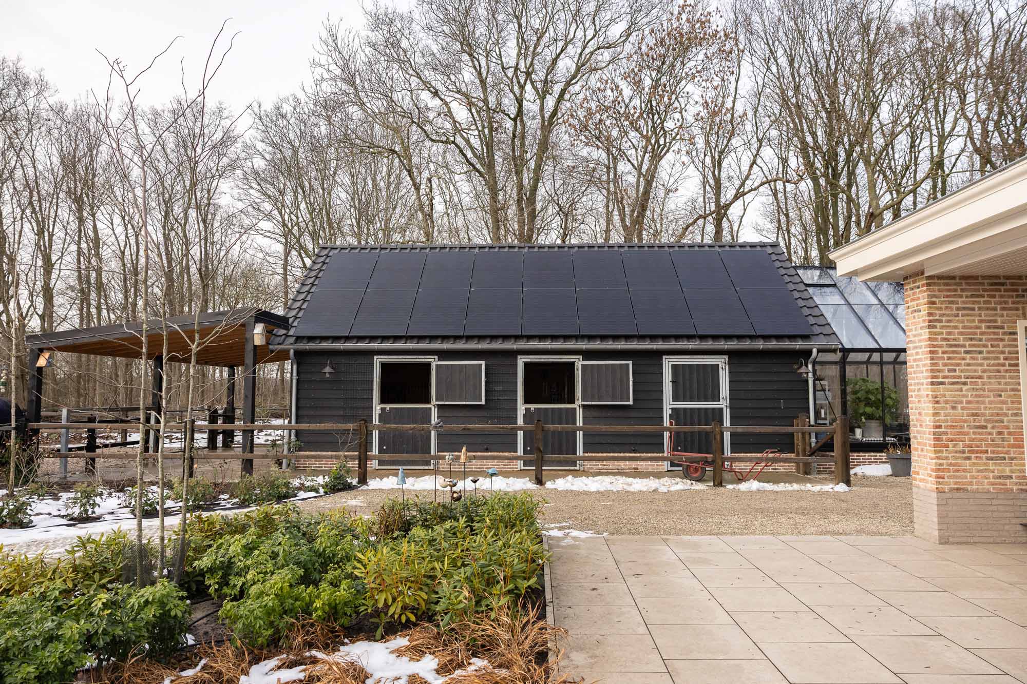 afbeeldingHouten stal Spijkenisse