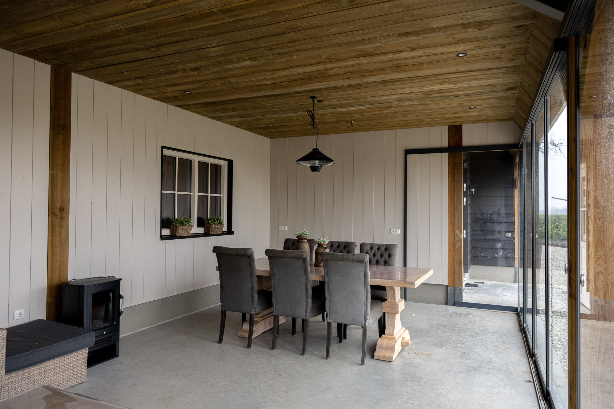 afbeeldingSchuur met overkapping Overveen