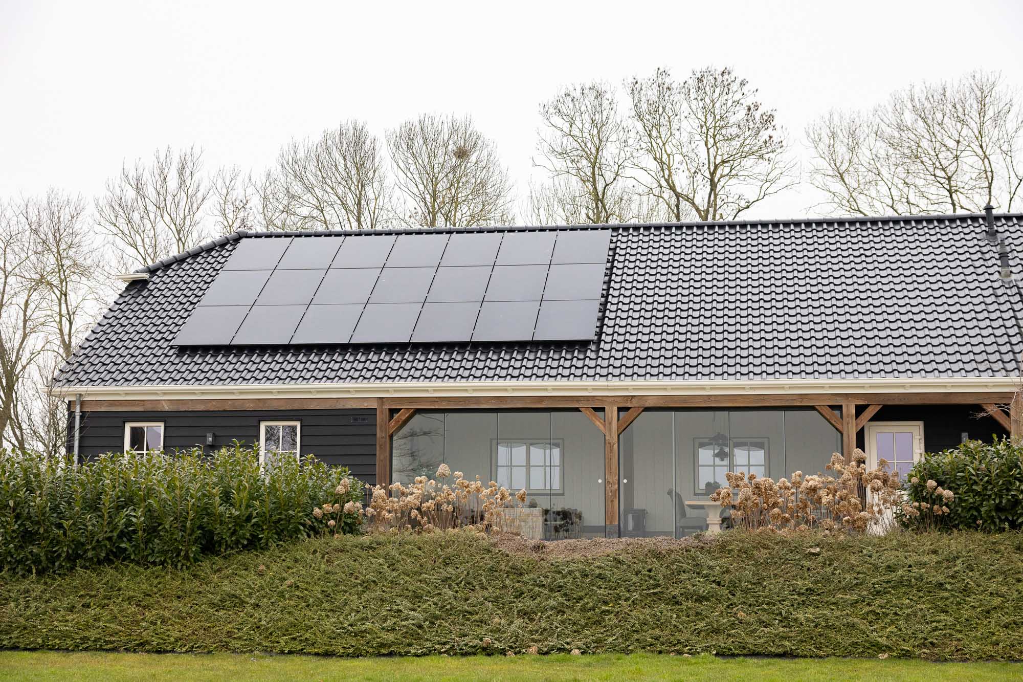 afbeeldingSchuur met overkapping Overveen