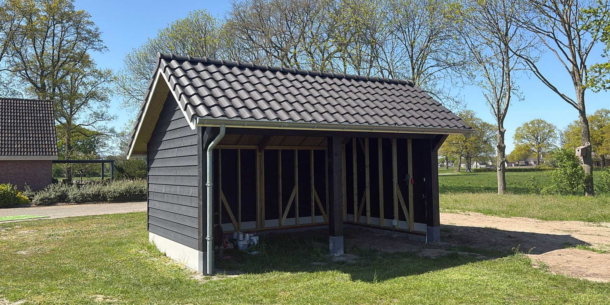 klein-schuurtje-overkapping